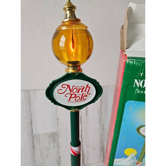 Santa's best telescoping North Pole lamp light lantern vintage decor home Xmas - Picture 2 of 8